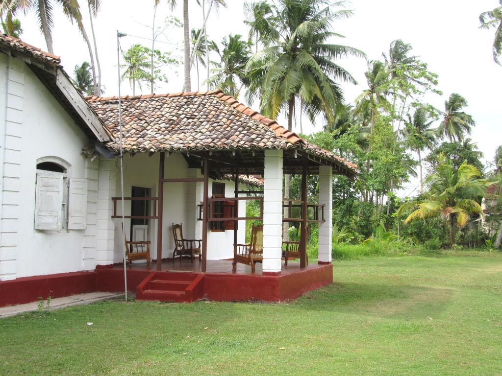 The Colonial Villa Midigama Luaran gambar