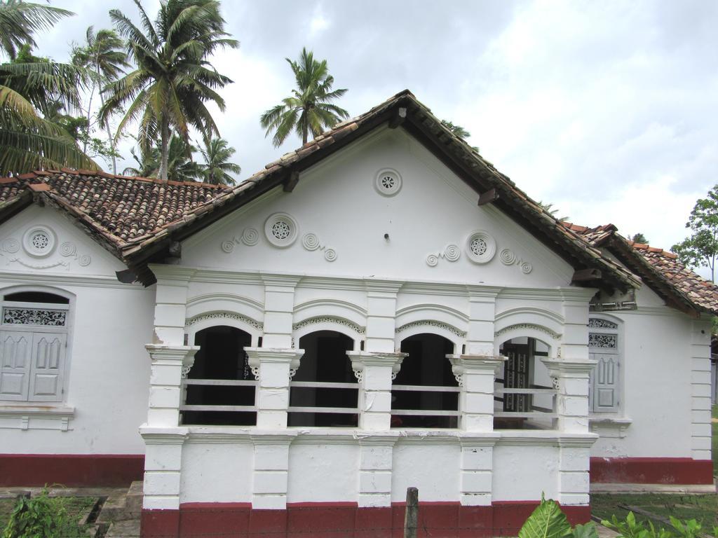 The Colonial Villa Midigama Luaran gambar